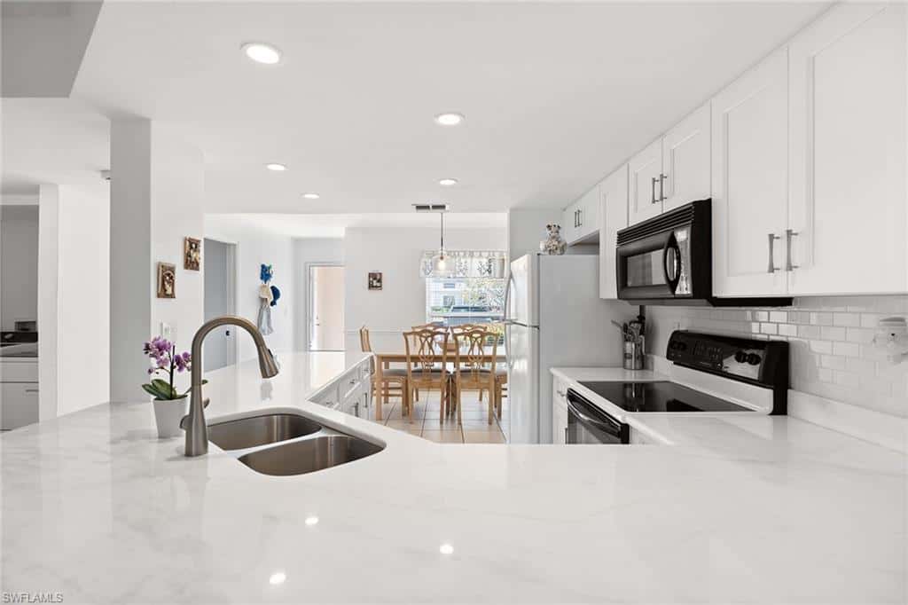 821 Gulf Pavilion Dr #106, Naples, photo 5