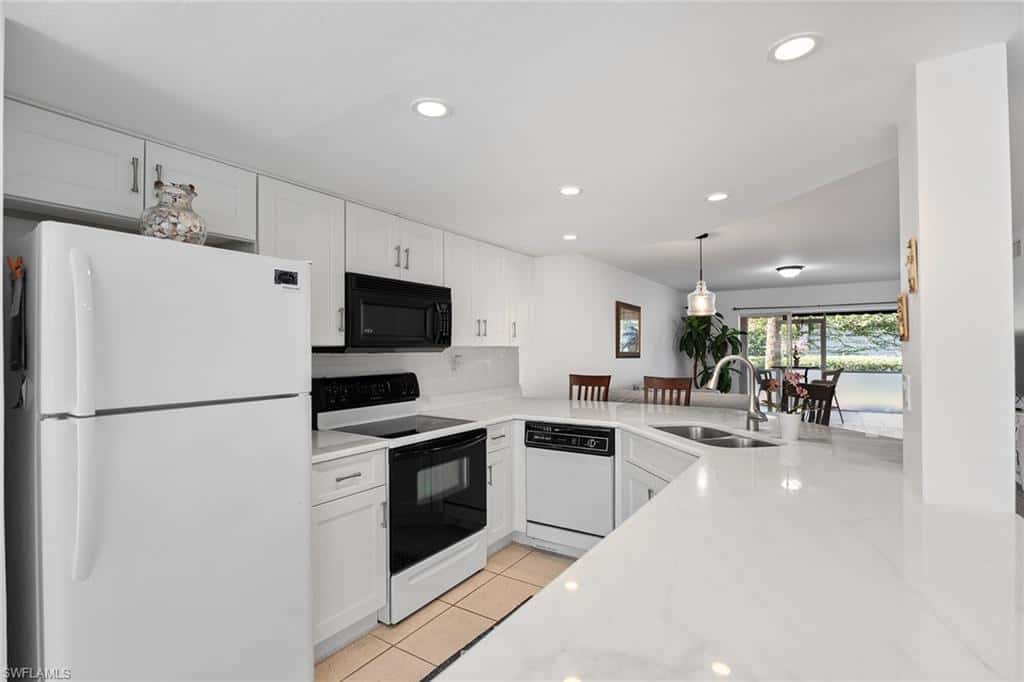 821 Gulf Pavilion Dr #106, Naples, photo 10
