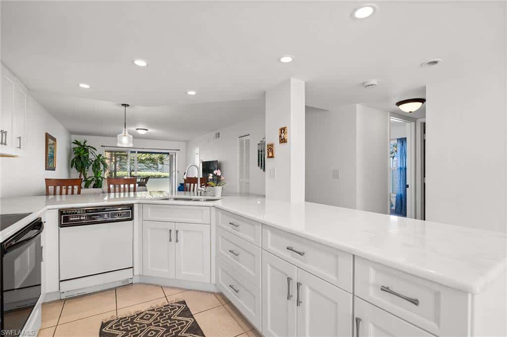 821 Gulf Pavilion Dr #106, Naples, photo 8