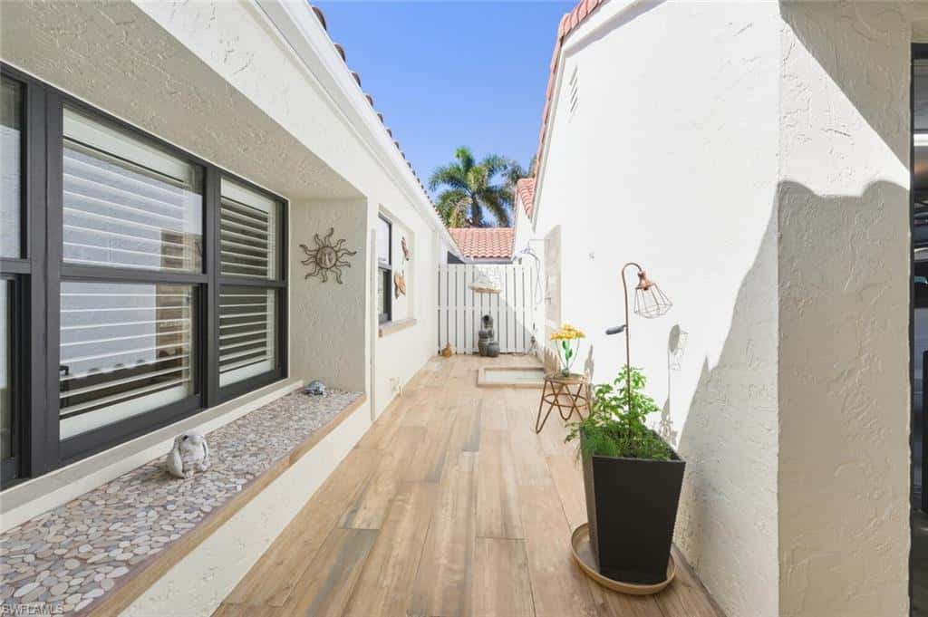 738 Reef Point Cir, Naples, photo 9