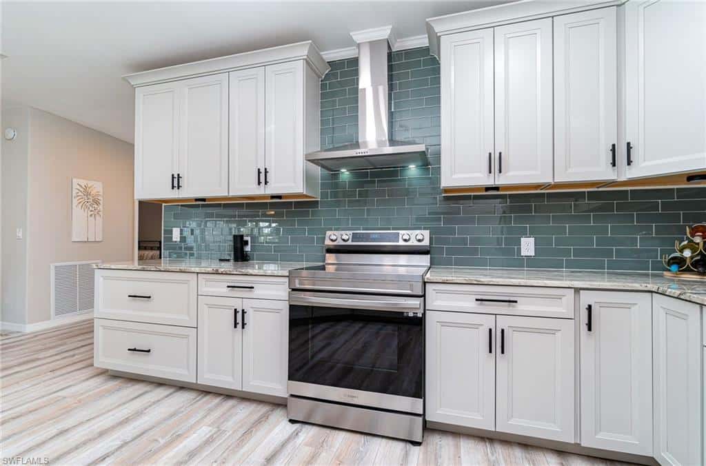 17561 Canal Cove Ct, Fort Myers Beach, photo 5