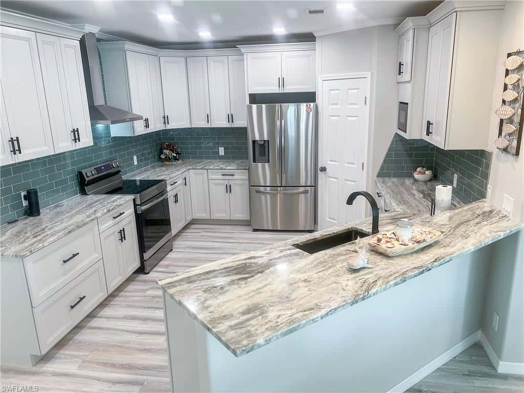17561 Canal Cove Ct, Fort Myers Beach, photo 4