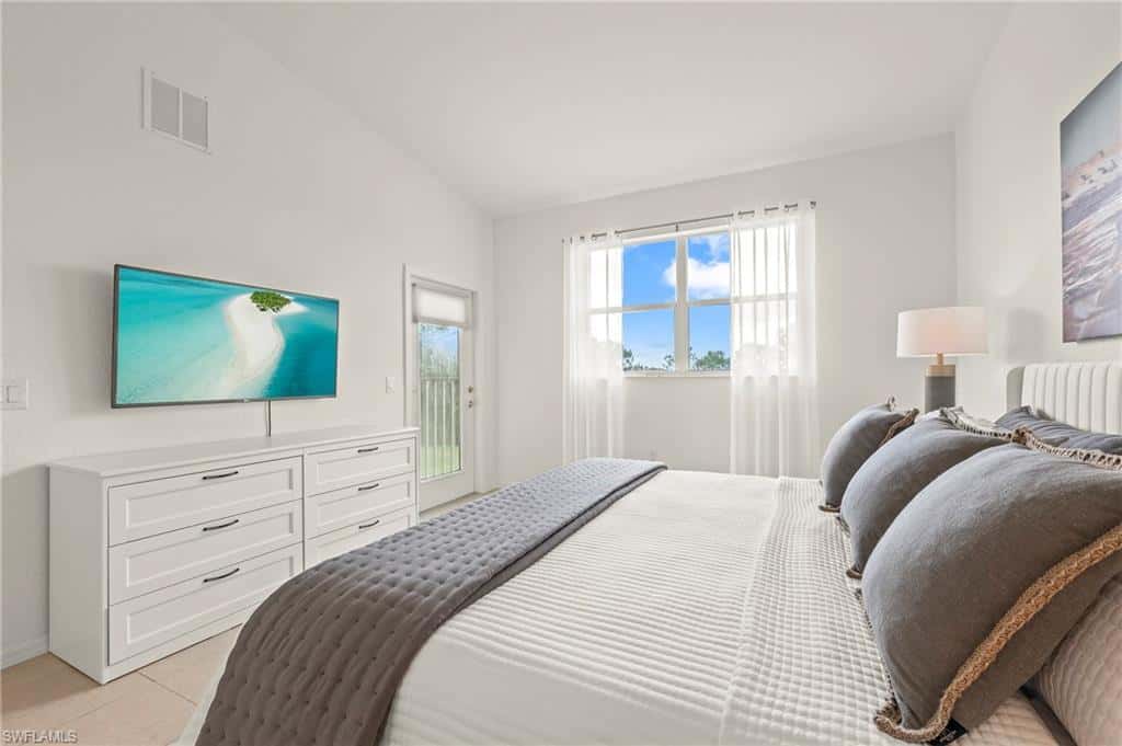 6820 Sterling Greens Pl #401, Naples, photo 10