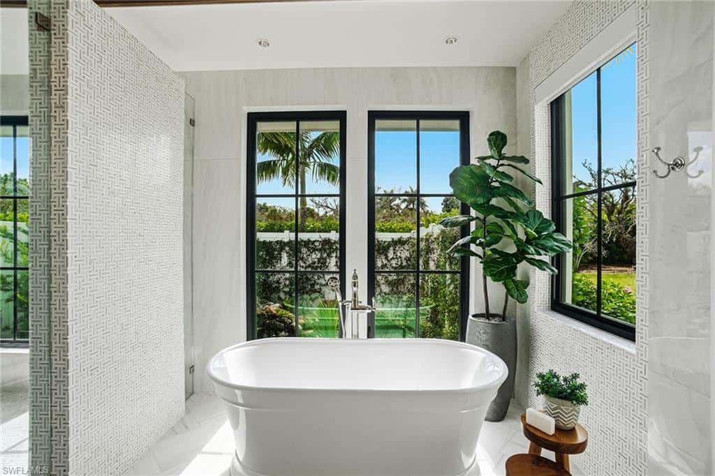 325 Cocohatchee Blvd, Naples, photo 12
