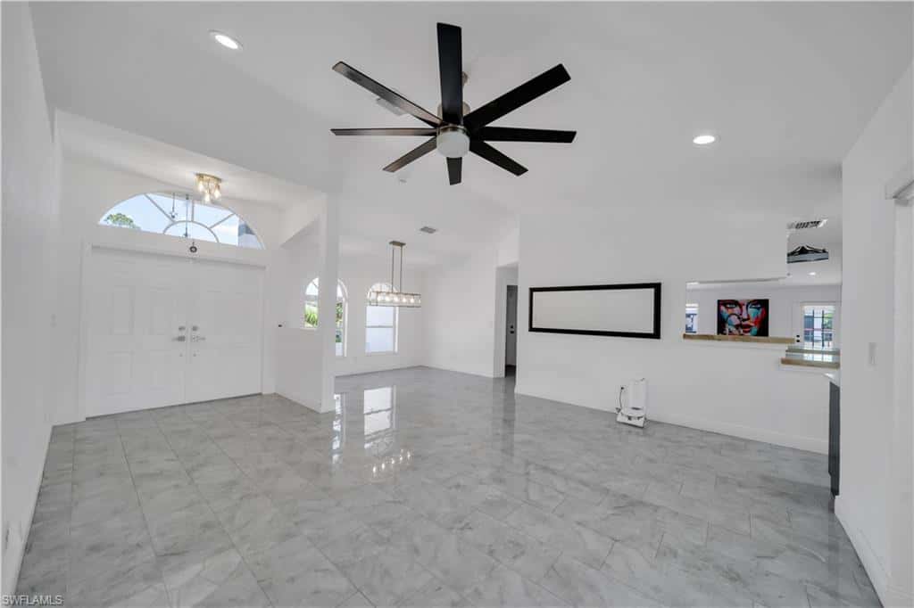 3305 5th St, Lehigh Acres, photo 4