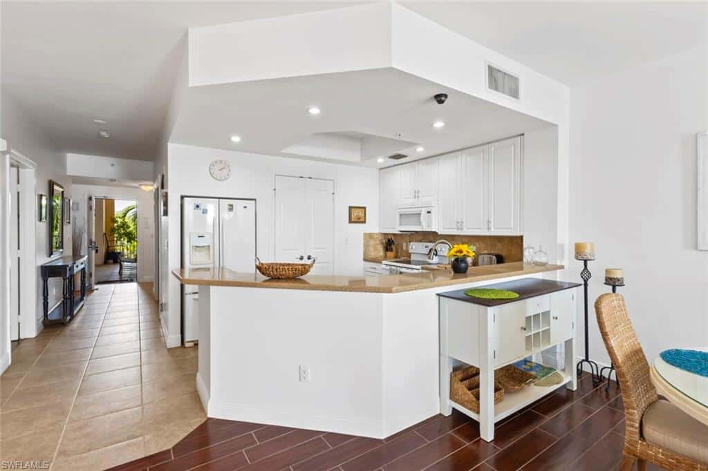 5706 Cape Harbour Dr #211, Cape Coral, photo 9