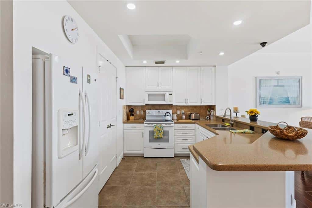5706 Cape Harbour Dr #211, Cape Coral, photo 10