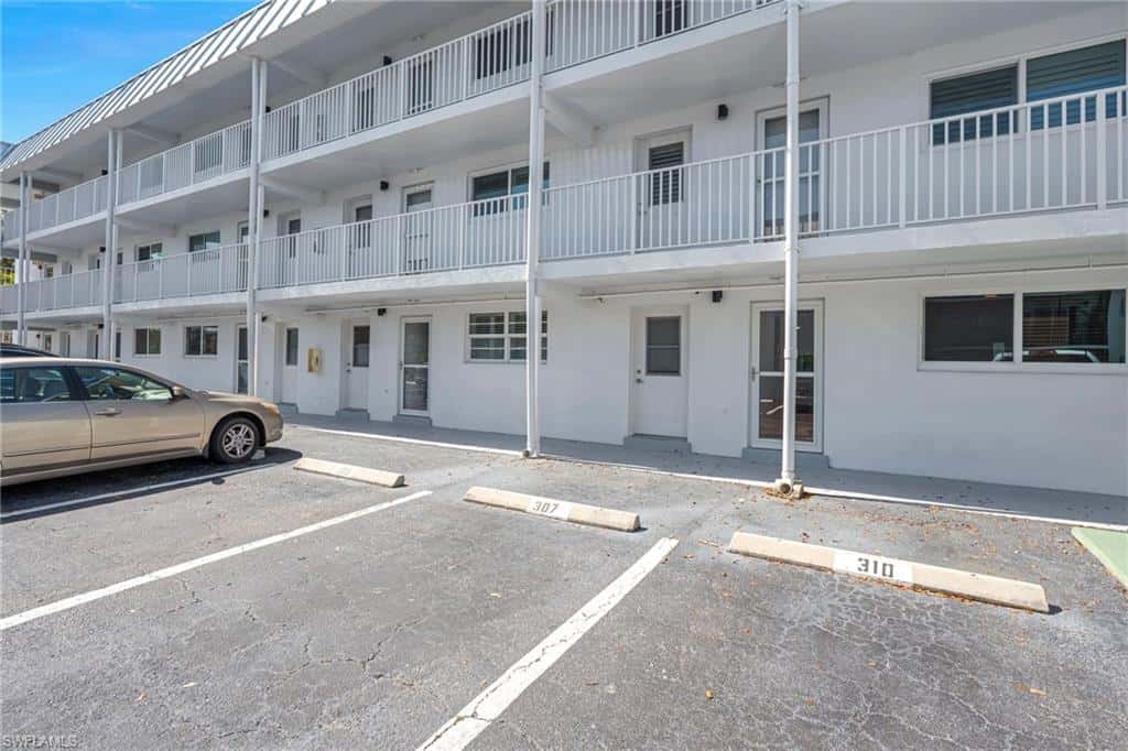 72 7th St #108, Naples, photo 12