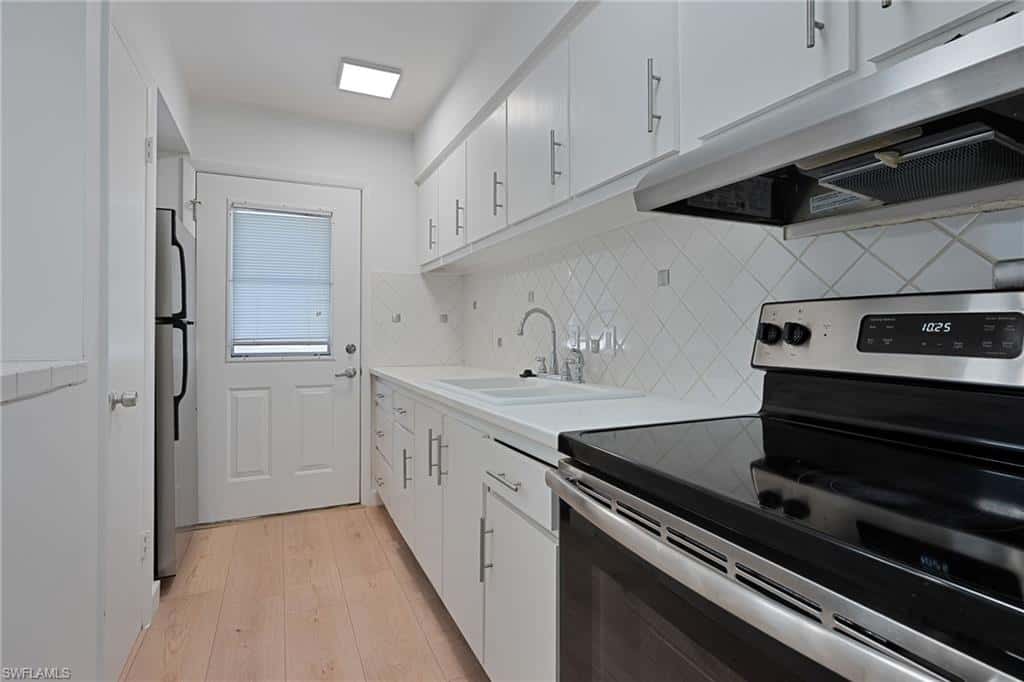 72 7th St #108, Naples, photo 4