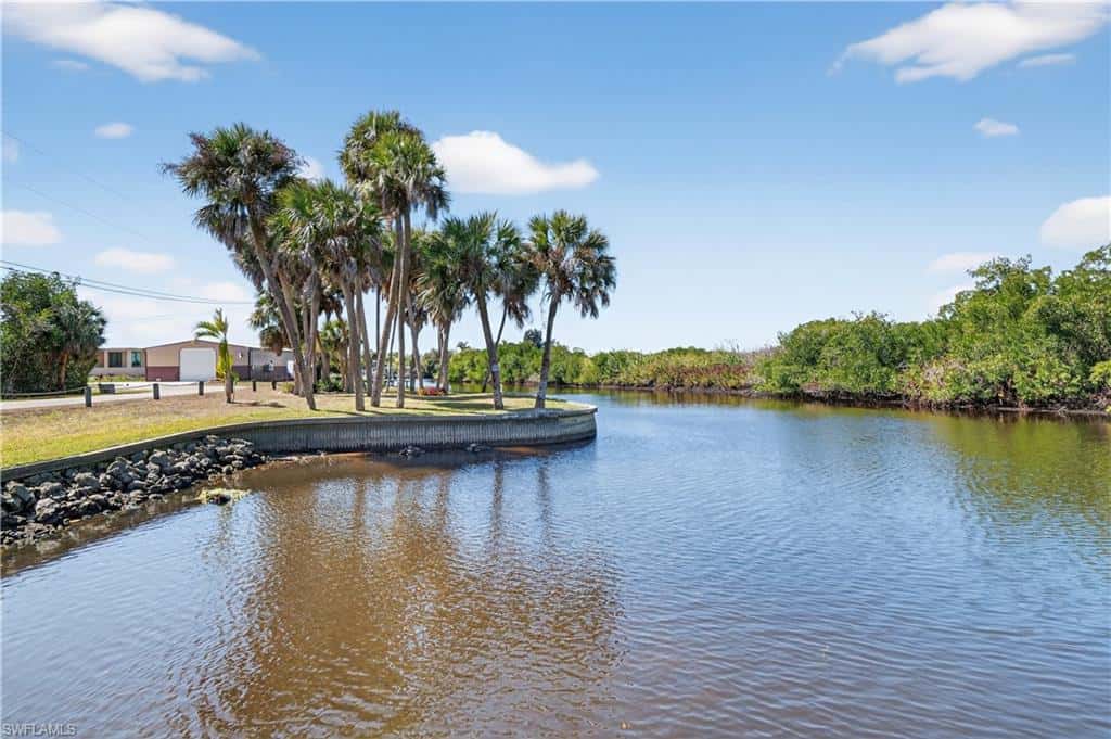 1324 Thompson St, North Fort Myers, photo 8