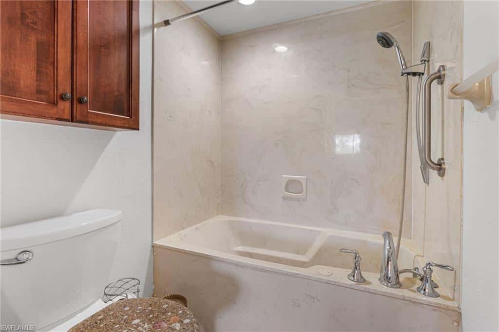 15470 Cedarwood Ln #201, Naples, photo 27