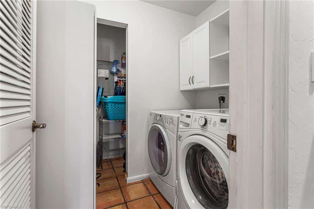 15470 Cedarwood Ln #201, Naples, photo 35