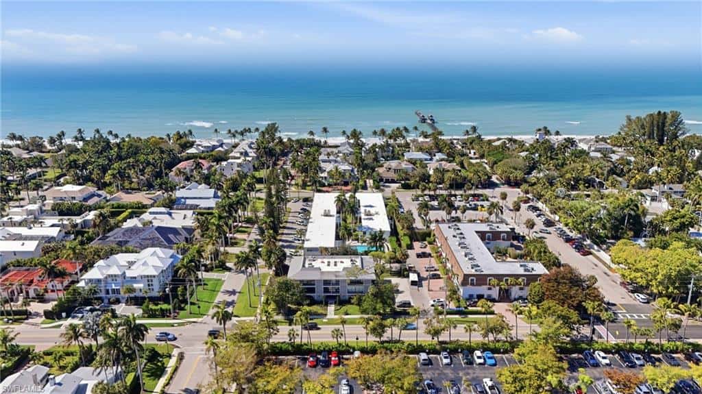 1295 Gulf Shore Blvd #134, Naples, photo 32