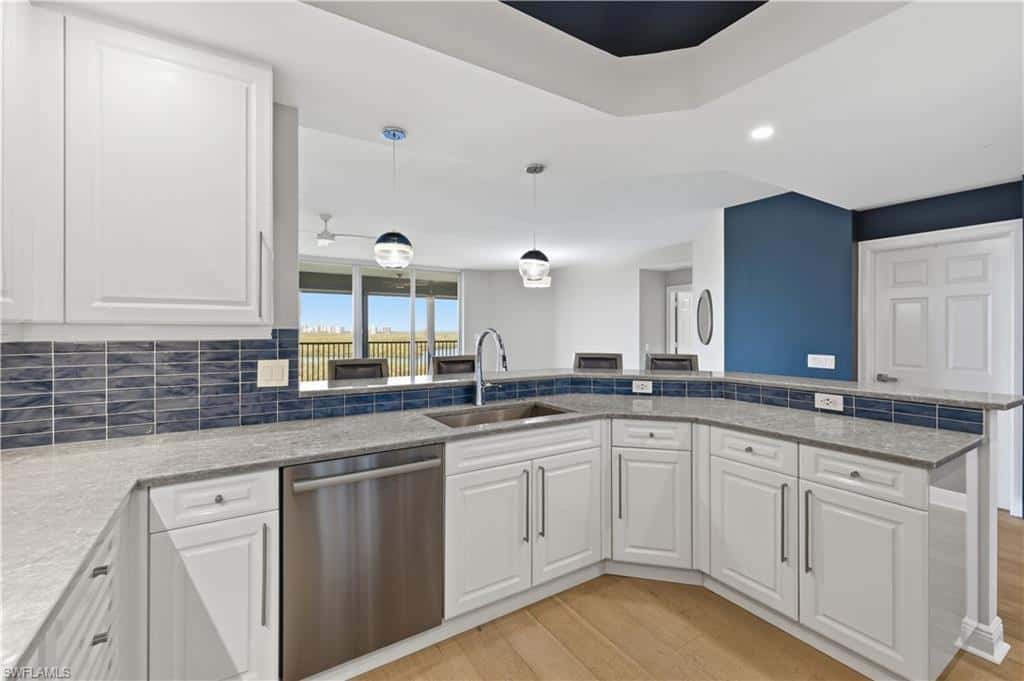 425 Cove Tower Dr #703, Naples, photo 7