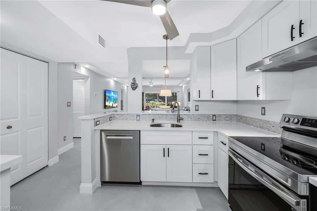3055 Riviera Dr #102, Naples, photo 7