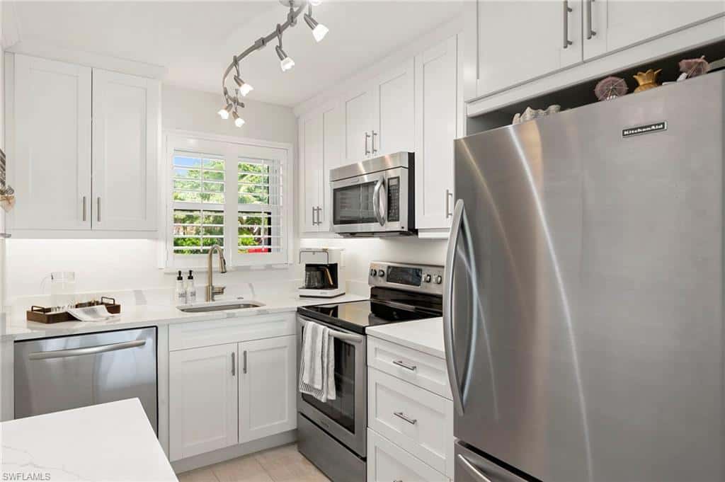 300 Forest Lakes Blvd #112, Naples, photo 11
