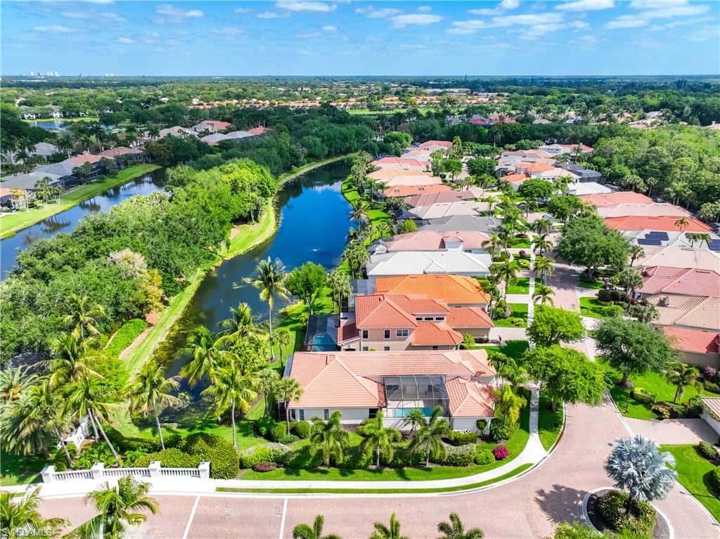 9227 Troon Lakes Dr, Naples, photo 36