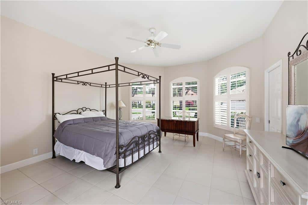 9227 Troon Lakes Dr, Naples, photo 32