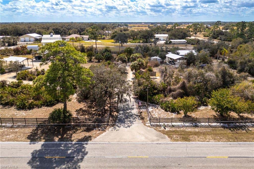 22800 River Rd, Alva, photo 43