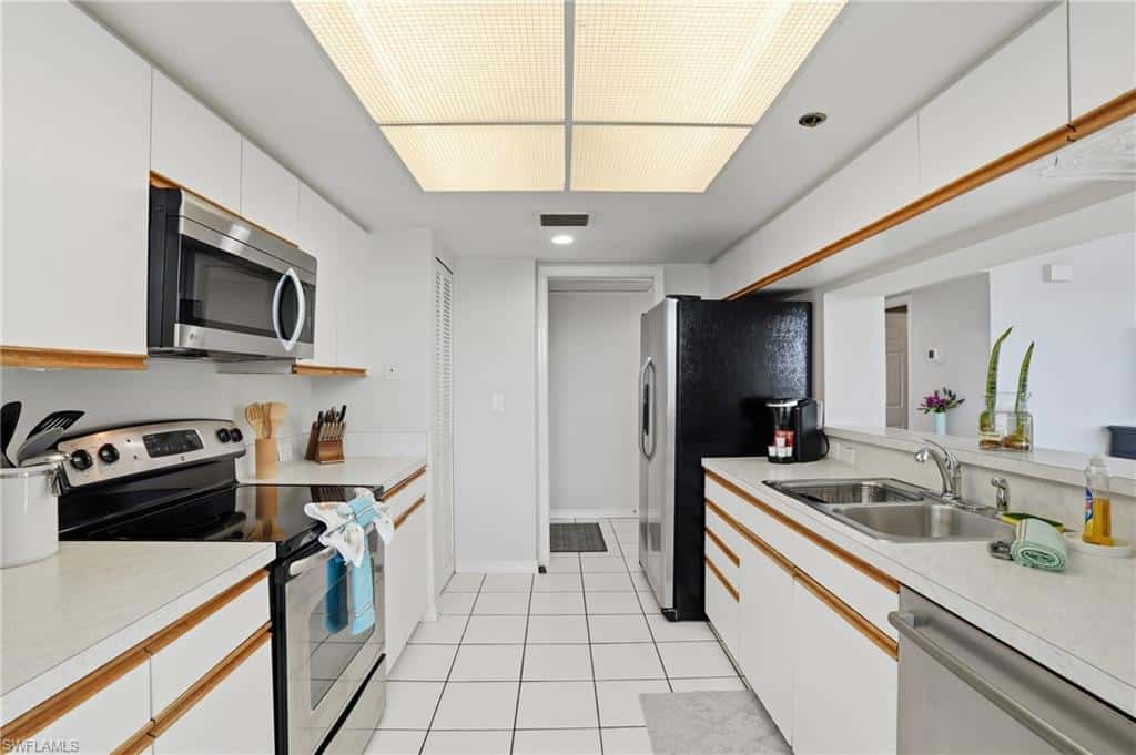 5550 Heron Point Dr #304, Naples, photo 12
