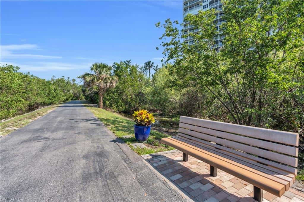 5550 Heron Point Dr #304, Naples, photo 35