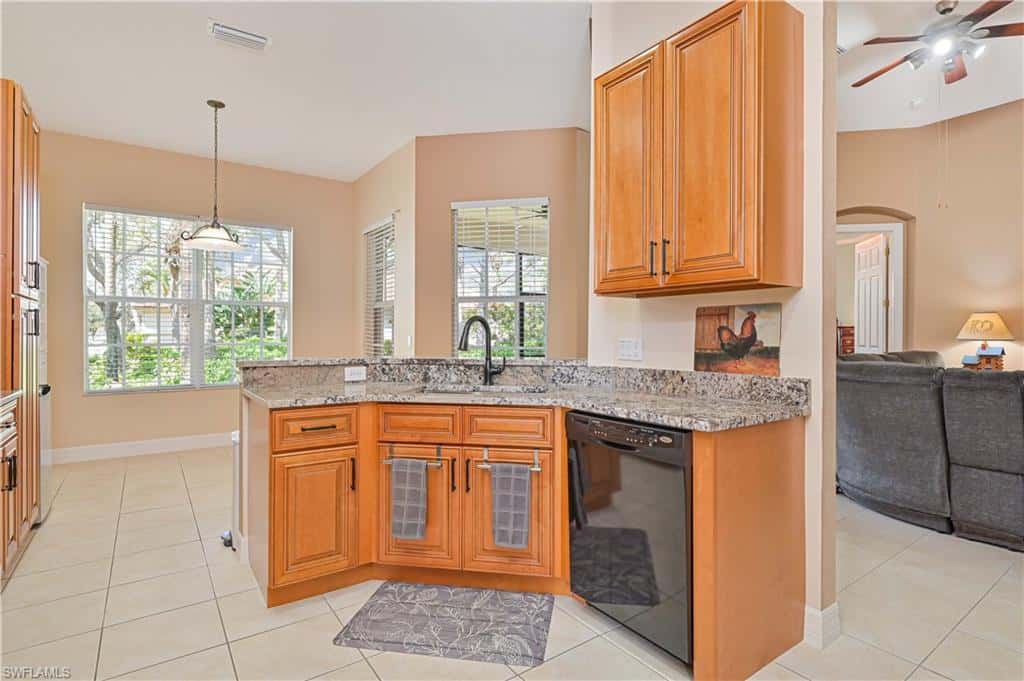 5582 Whispering Willow Way, Fort Myers, photo 7
