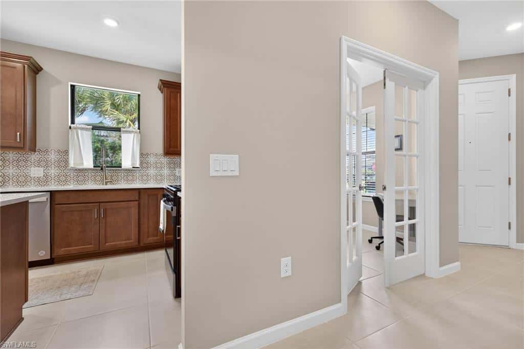 20548 Pebble Glen Dr, Estero, photo 6