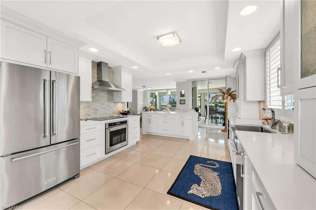 455 Cove Tower Dr #304, Naples, photo 6