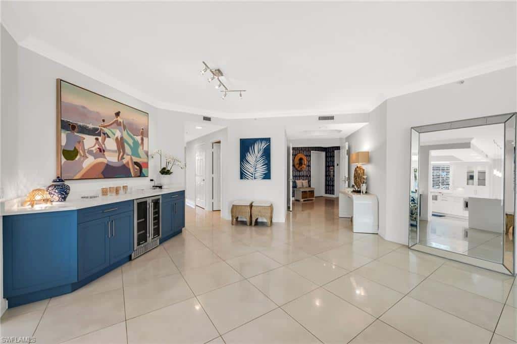 455 Cove Tower Dr #304, Naples, photo 4