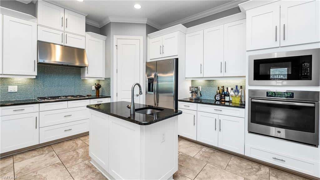 8591 Maggiore Ct, Naples, photo 12
