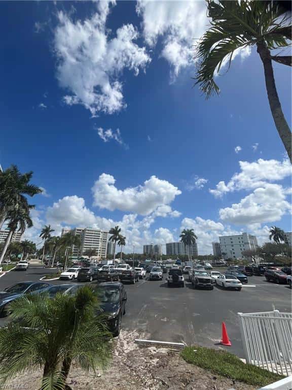 3 Bluebill Ave #207, Naples, photo 4