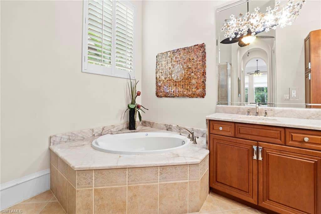 18071 Lagos Way, Naples, photo 35
