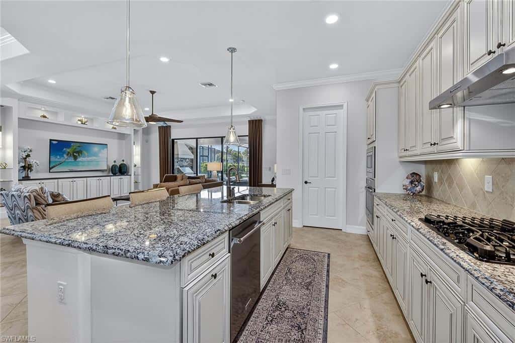 3001 Aviamar Cir, Naples, photo 9