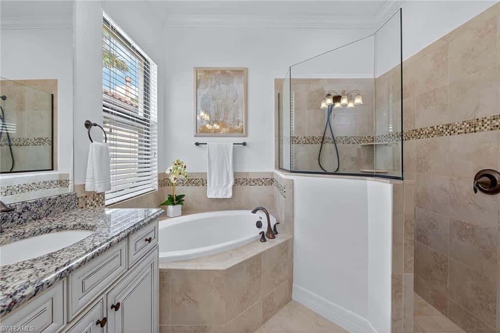 3001 Aviamar Cir, Naples, photo 14