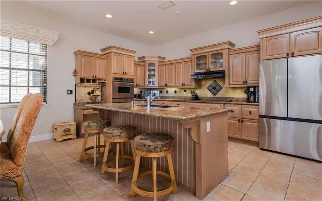 2374 Coral Point Dr, Cape Coral, photo 6