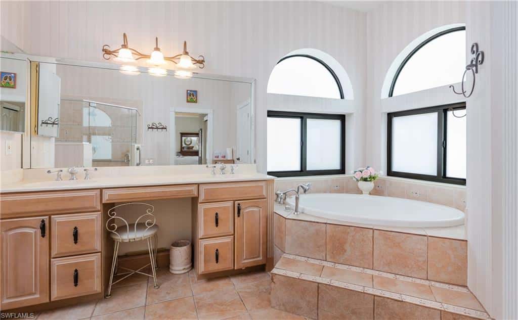 2374 Coral Point Dr, Cape Coral, photo 24