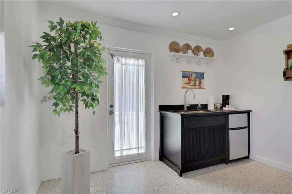 1290 Venetian Way, Naples, photo 15