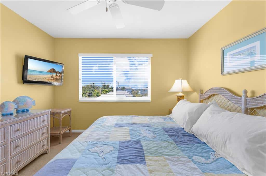 345 Mango St #406, Fort Myers Beach, photo 34
