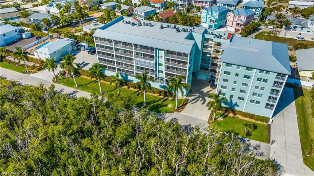 345 Mango St #406, Fort Myers Beach, photo 4