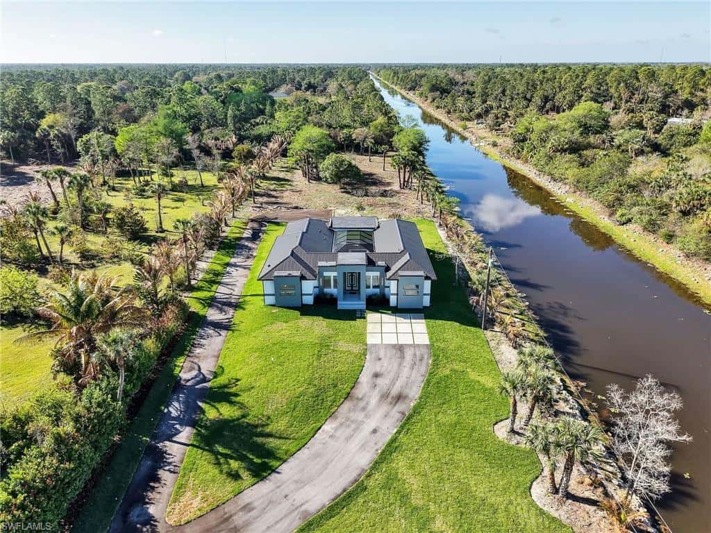 910 Golden Gate Blvd, Naples, photo 4