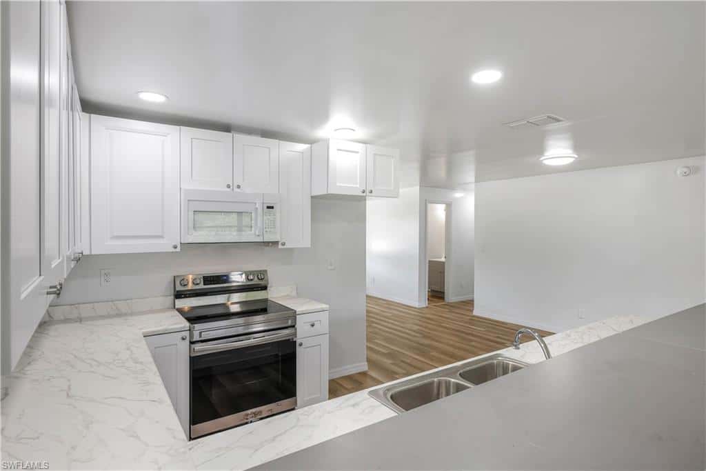 27255 Belle Rio Dr, Bonita Springs, photo 5