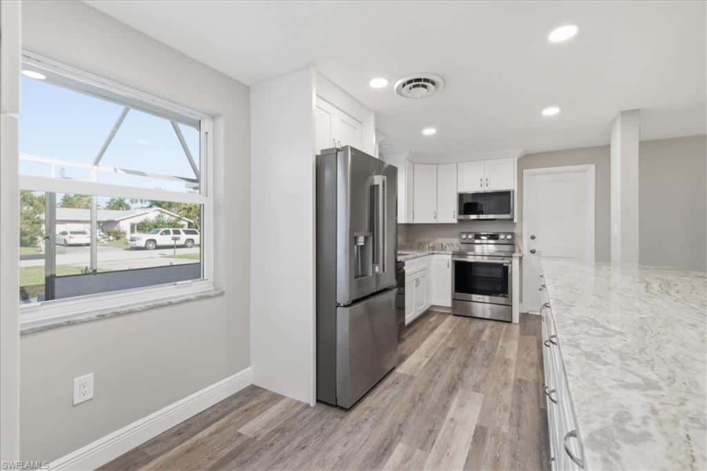 5051 Fairfield Dr, Fort Myers, photo 9