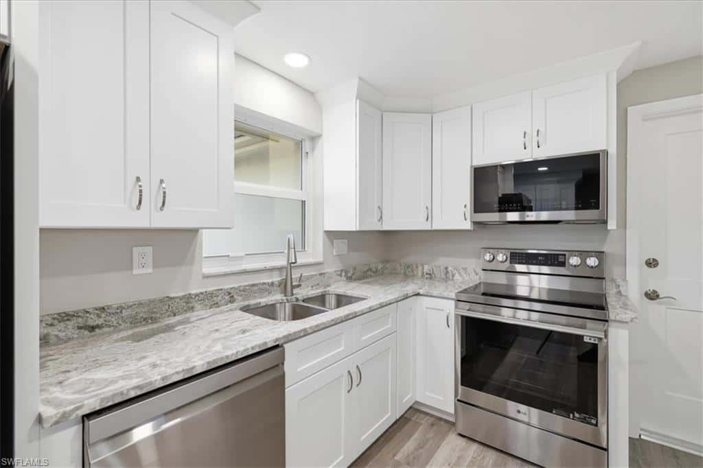 5051 Fairfield Dr, Fort Myers, photo 10