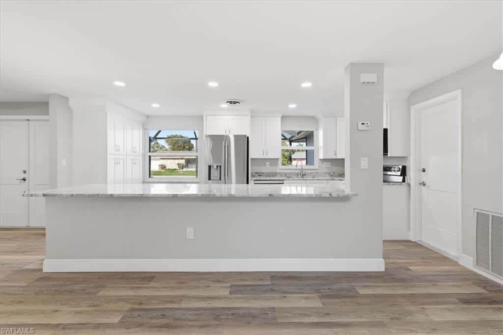 5051 Fairfield Dr, Fort Myers, photo 8