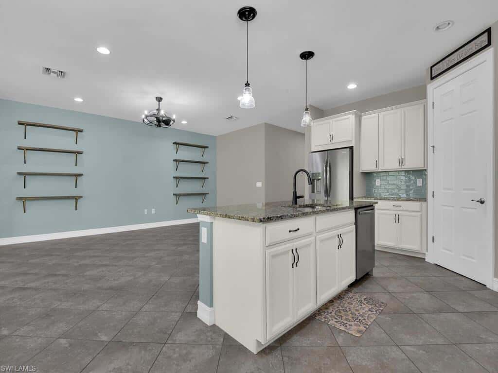 4211 Dutchess Park Rd, Fort Myers, photo 7