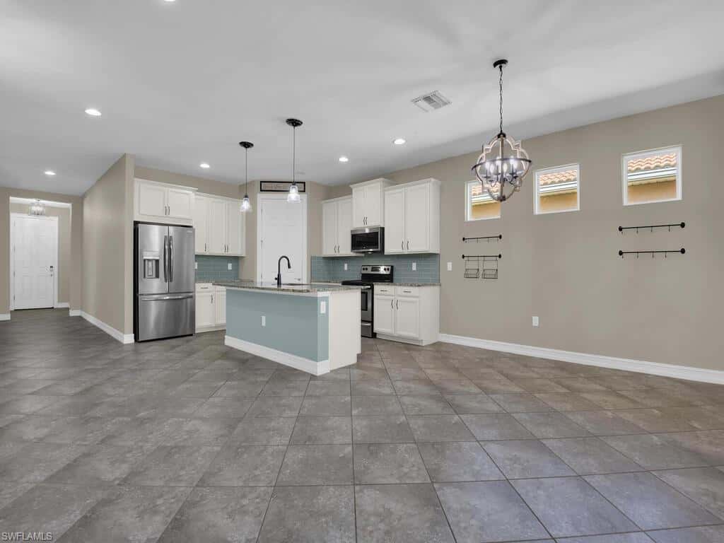4211 Dutchess Park Rd, Fort Myers, photo 5