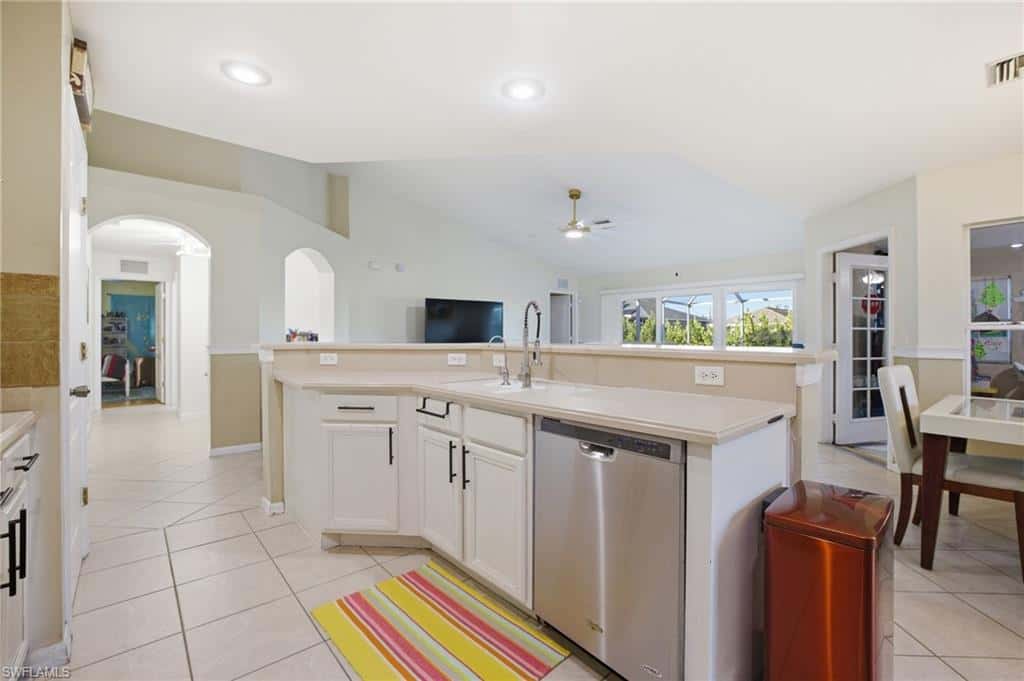 1112 9th Ct, Cape Coral, photo 9