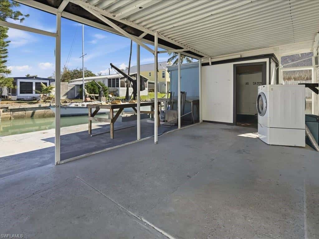 657 Palm Ave, Goodland, photo 10