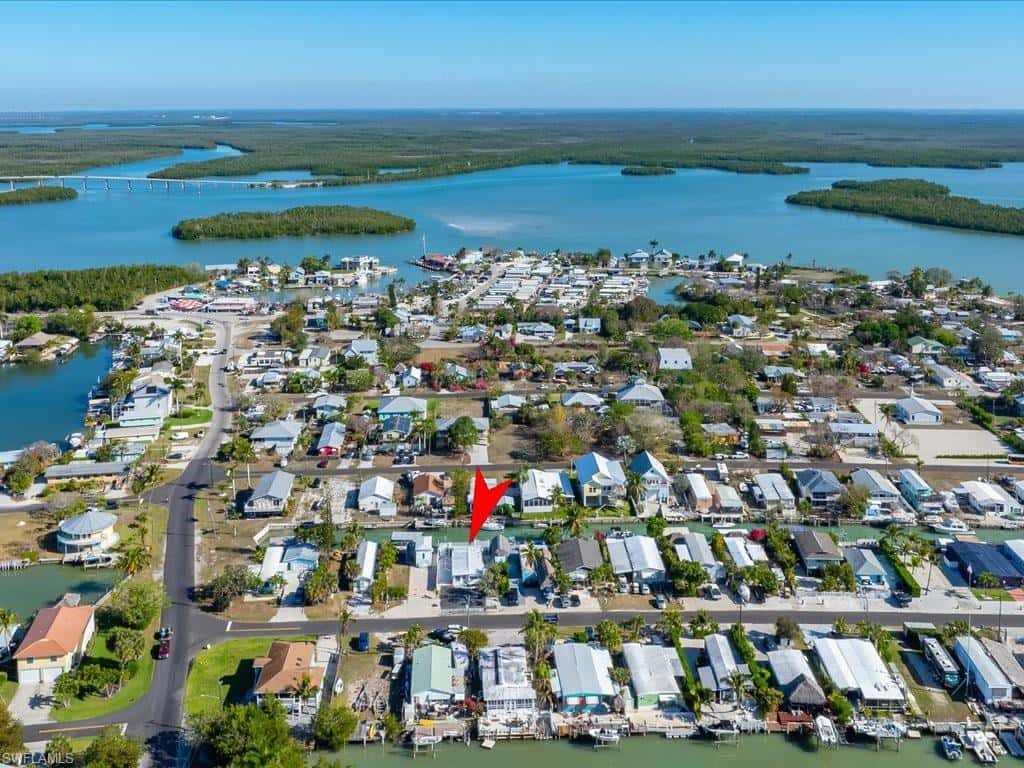 657 Palm Ave, Goodland, photo 18