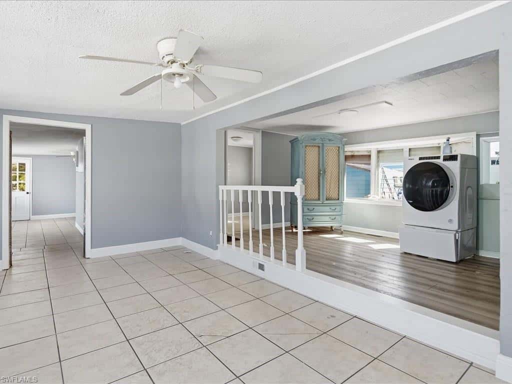 657 Palm Ave, Goodland, photo 8